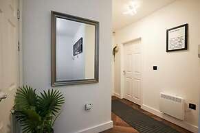 Apartment Sleeps 5 With Parking