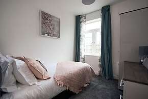 Apartment Sleeps 5 With Parking