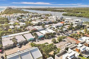 Walnut Beach - By Atlantikos
