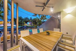 Villa Haven by Rove 4BR Waterfront W/pool & Gym