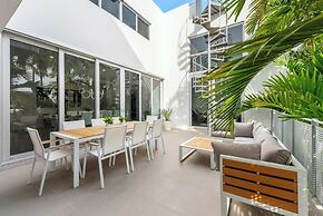 Villa Haven by Rove 4BR Waterfront W/pool & Gym