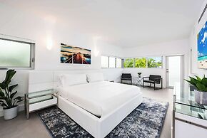 Villa Haven by Rove 4BR Waterfront W/pool & Gym