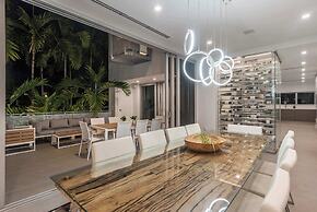Villa Haven by Rove 4BR Waterfront W/pool & Gym