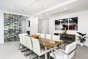 Villa Haven by Rove 4BR Waterfront W/pool & Gym