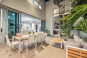 Villa Haven by Rove 4BR Waterfront W/pool & Gym