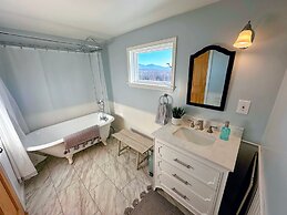 64J Stunning Views
