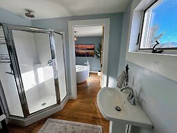 64J Stunning Views