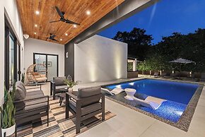 Villa Grace by Rove Travel Home W/pool & Jacuzzi