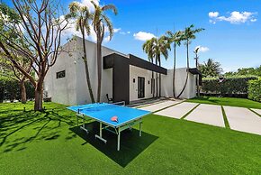 Villa Grace by Rove Travel Home W/pool & Jacuzzi
