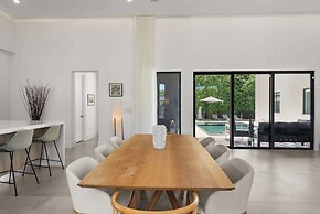 Villa Grace by Rove Travel Home W/pool & Jacuzzi