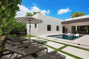 Villa Grace by Rove Travel Home W/pool & Jacuzzi