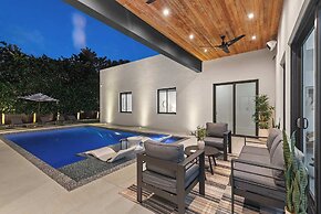 Villa Grace by Rove Travel Home W/pool & Jacuzzi