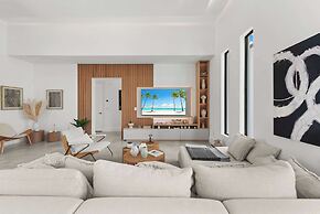 Villa Grace by Rove Travel Home W/pool & Jacuzzi