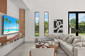Villa Grace by Rove Travel Home W/pool & Jacuzzi