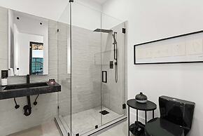 Villa Grace by Rove Travel Home W/pool & Jacuzzi