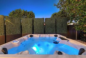 Villa Grace by Rove Travel Home W/pool & Jacuzzi