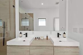 Villa Grace by Rove Travel Home W/pool & Jacuzzi