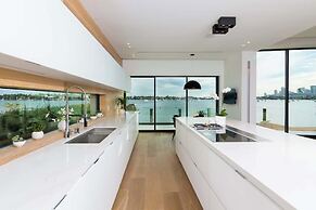 Villa Savant by Rovetravel Bayfront W/pool & Spa