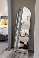 Lux Haven Whitestown