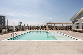 Lux Haven Whitestown