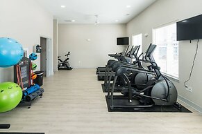 Spacious Whitestown Getaway