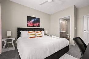 Spacious Whitestown Getaway