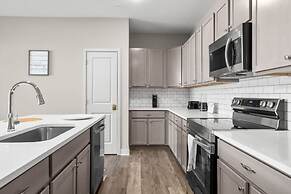 Spacious Whitestown Getaway