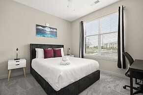 Spacious Whitestown Getaway