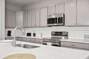 Spacious Whitestown Getaway