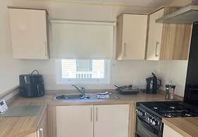 Caravan - Sleeps 6 - Parking