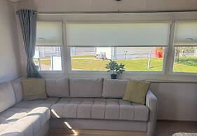 Caravan - Sleeps 6 - Parking