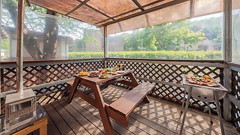 Gapyeong Funny Mongmong Galaxy House