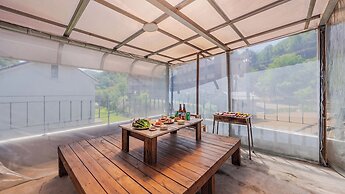 Gapyeong Funny Mongmong Galaxy House