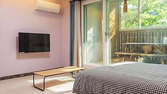 Gapyeong Funny Mongmong Galaxy House