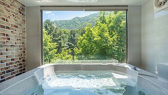 Gapyeong Funny Mongmong Galaxy House