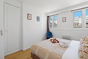Charming 2BR Retreat by République