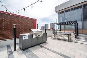 Modern High-rise 24th Floor Condo w Private Patio
