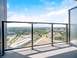 Modern High-rise 24th Floor Condo w Private Patio