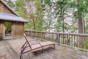 Private Beach & Hot Tub: Eastsound Waterfront Gem