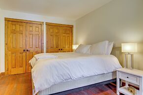 Private Beach & Hot Tub: Eastsound Waterfront Gem
