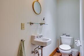Private Beach & Hot Tub: Eastsound Waterfront Gem
