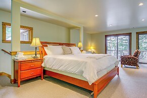 Private Beach & Hot Tub: Eastsound Waterfront Gem