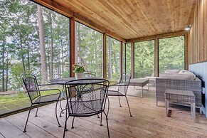 Private Beach & Hot Tub: Eastsound Waterfront Gem