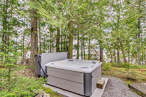 Private Beach & Hot Tub: Eastsound Waterfront Gem