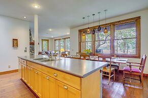 Private Beach & Hot Tub: Eastsound Waterfront Gem
