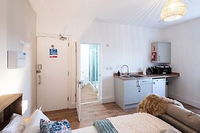 Glan Neigr Apart-Hotel By Guestz