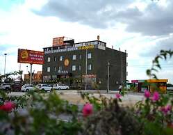 HOTEL HIGHWAY QUEEN