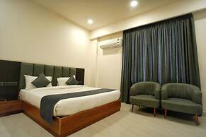 HOTEL HIGHWAY QUEEN