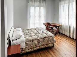 Le Nora Home