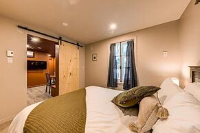 Quebec City 2 Bedroom Treasure.
